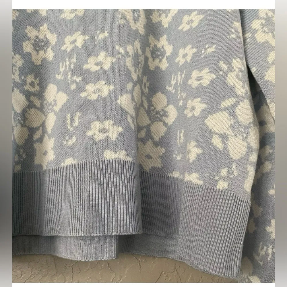 Cyrus Long Sleeve Crew Neck  Sweater Blue & White Floral Sz L NWT MSRP $99 - Image 6