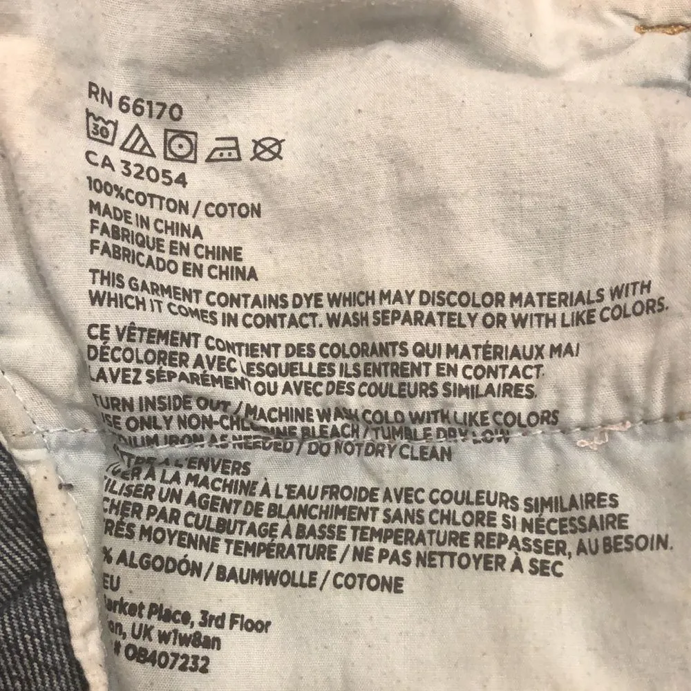 𝅺bdg distressed Tomgirl shorts size 28. - Image 4