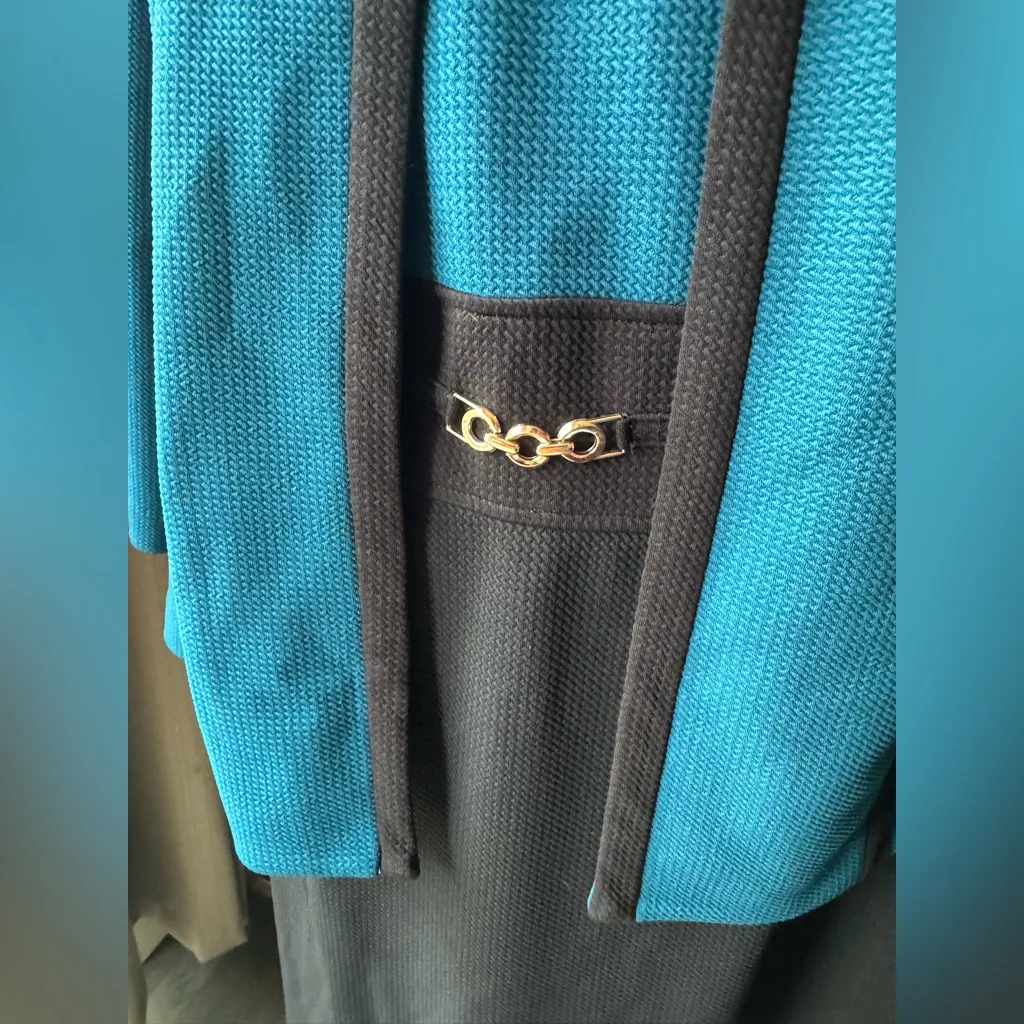 Studio One Teal and Black Ensemble 24W - Image 7