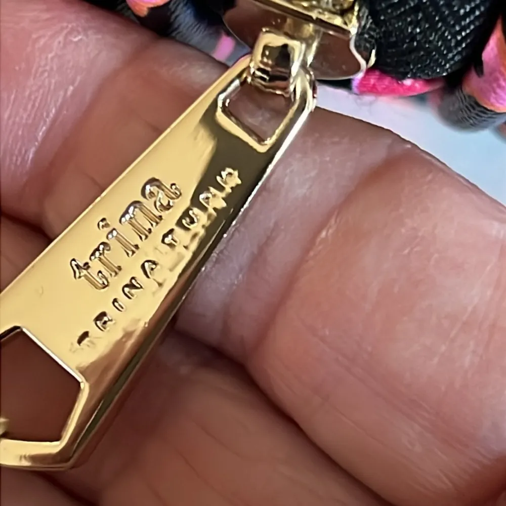 TRINA TURK Navy w/ Pink Flowers Cosmetic Bag Makeup Case NWT - Image 4