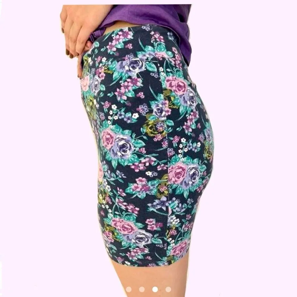 Xhilaration  Navy/Pink Floral Print Design Mini Skirt Sz XL Women - Image 3