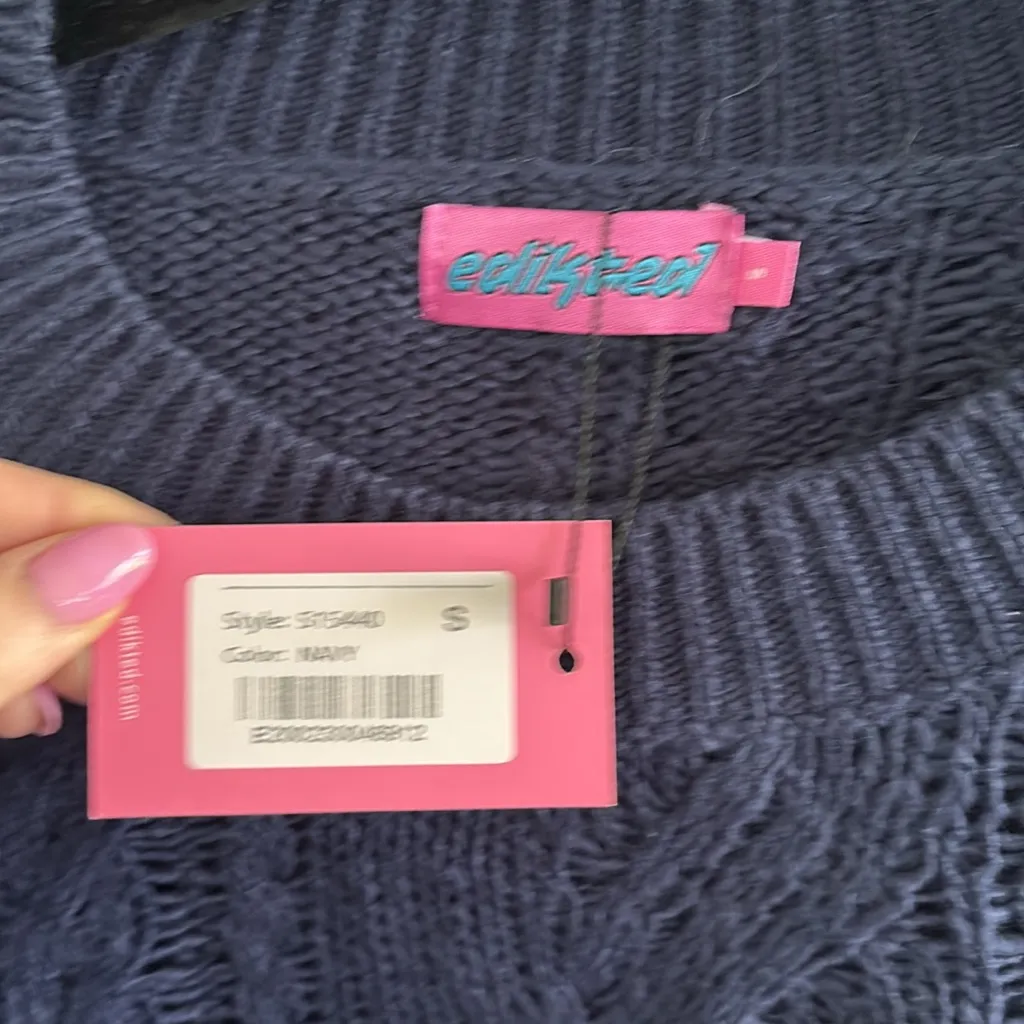 Edikted ‎ Gabrielle Cropped Cable Knit Sweater - Image 4