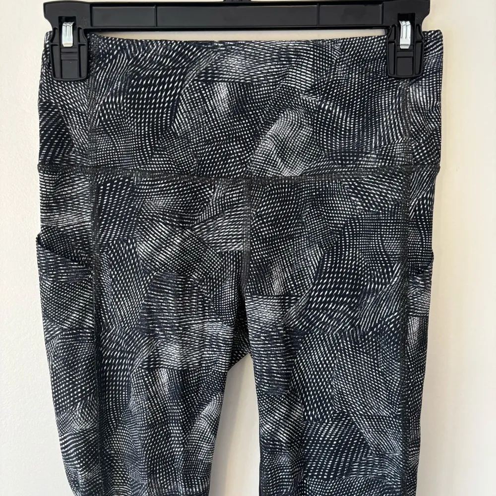 Lululemon Pace Rival High Rise Crop Leggings Velocity Mesh Island Mist Black - Image 4