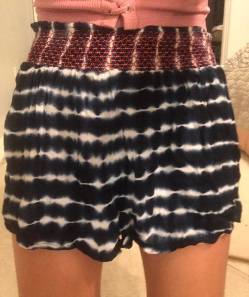 Flowy Tie Dye Print Shorts - Image 2
