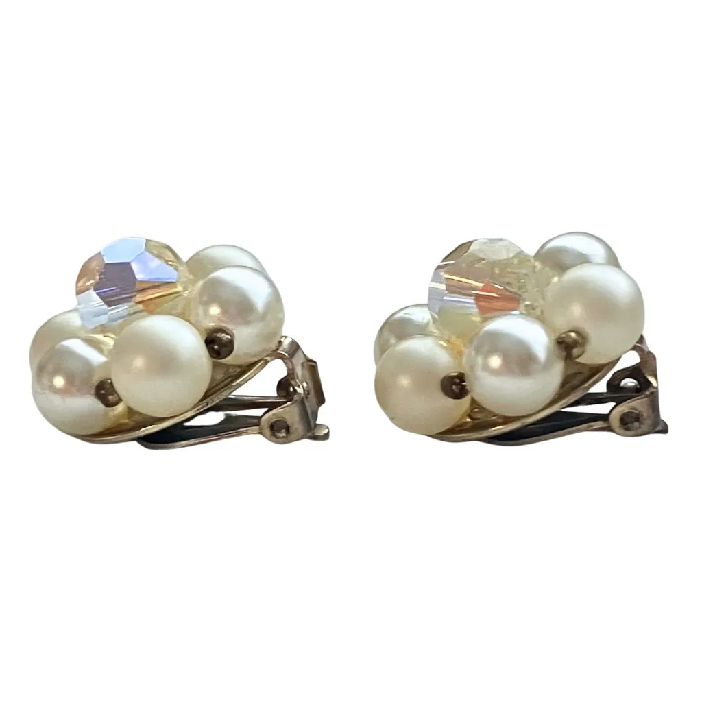 Vintage 50s Signed Lisner Faux Pearl AB Stone Flower Cluster Clip On Earrings Gold - Image 2