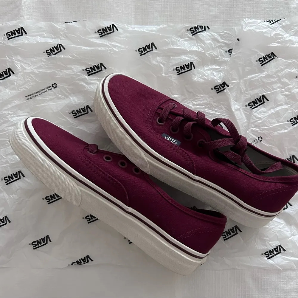 NEW VANS AUTHENTIC PORT ROYALE/BLACK CANVAS BURGUNDY COLOR SNEAKER UNISEX - Image 10