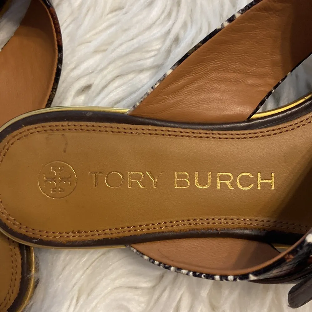 Tory Burch Delaney Crisscoss Flat Slide
Sandals Womens Size 9.5  Leather Logo - Image 2
