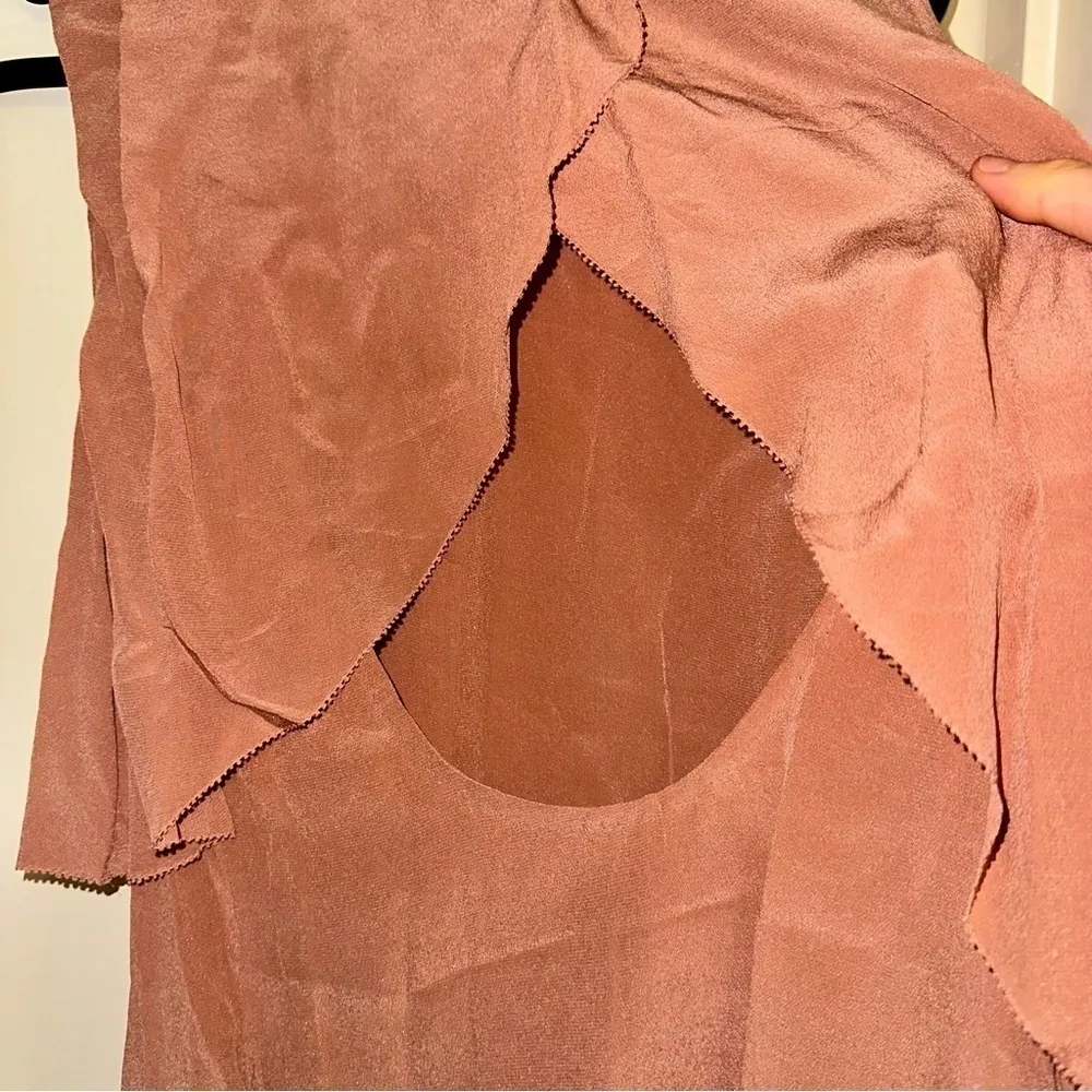 Aritzia Le Fou X Wilfred 100% Silk tiered cream tank, padded shoulder, xxs - Image 9