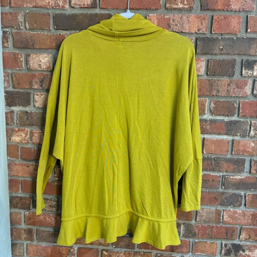 Chelsea & Theodore womens cowl neck dolman sleeve ruffle hem pullover yellow M Size M - Image 6