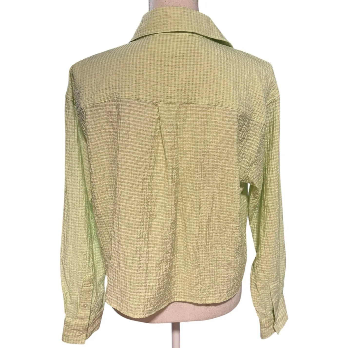 Banana Republic Factory Size M Puckered Cropped Shirt Top Lime Fizz Seersucker - Image 3