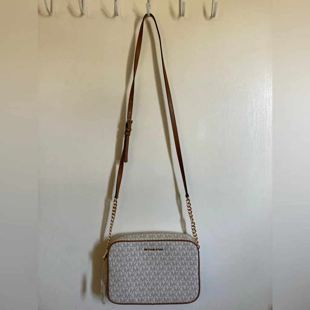 ***Michael Kors New Large Jet Set Vanilla Signature Logo East/West Crossbody - Image 2