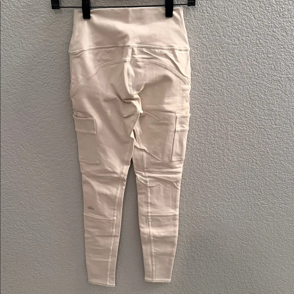 Alo Yoga NWOT High-Waisted Cargo Leggings & Ribbed Top Set Athleisure Set XS - Image 10