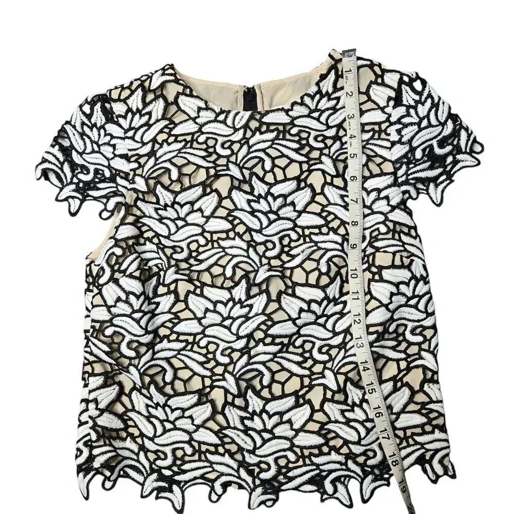 Alice + Olivia Embroidered Black & White Short Sleeve Top - Image 5