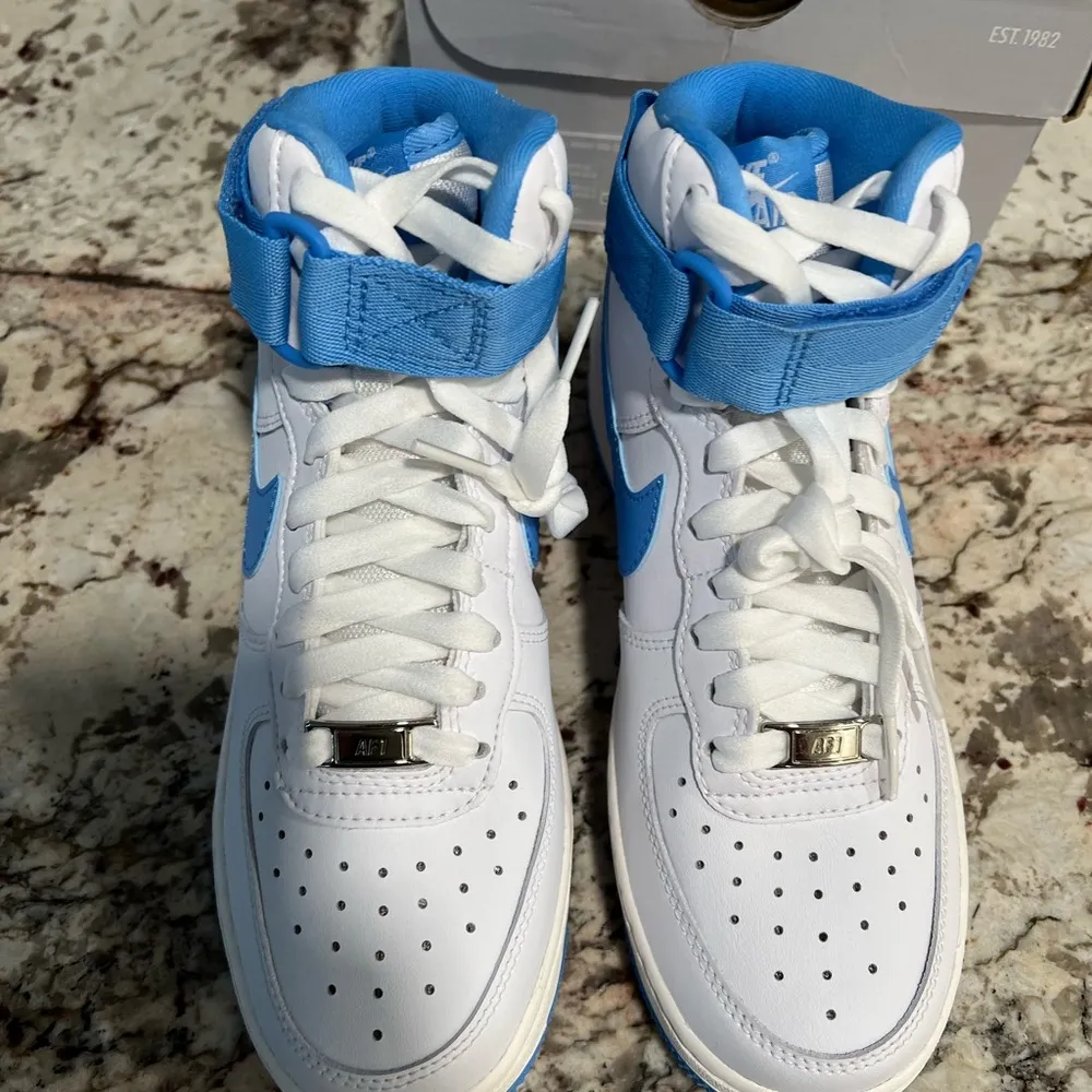 Nike Women's Air Force 1 High OG QS DX3805-100 University Blue/White SZ 6 - Image 3