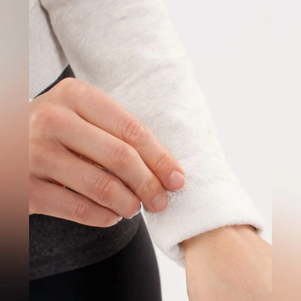 Lululemon  Good Karma Pullover - Image 5