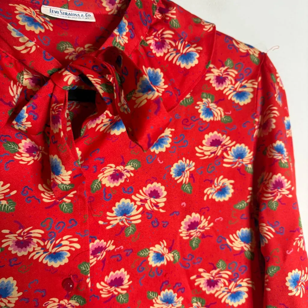 Vtg. 1970's Levi Strauss & Co red floral button down blouse - Image 2