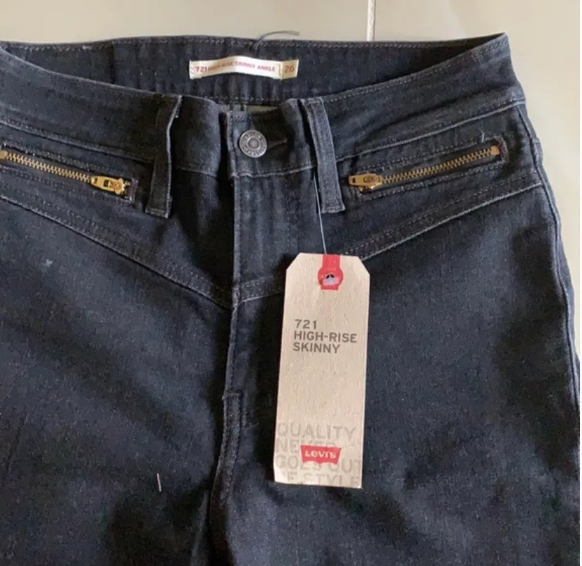 Levi's NWT  721 High Rise Zip Front Skinny Ankle Jeans - Image 5