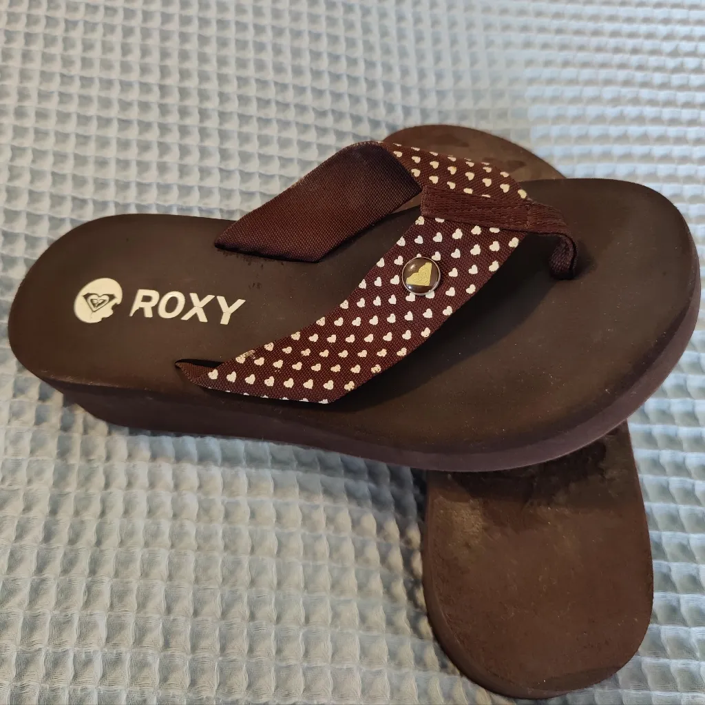 Roxy  Brown Flip Flop - Image 4