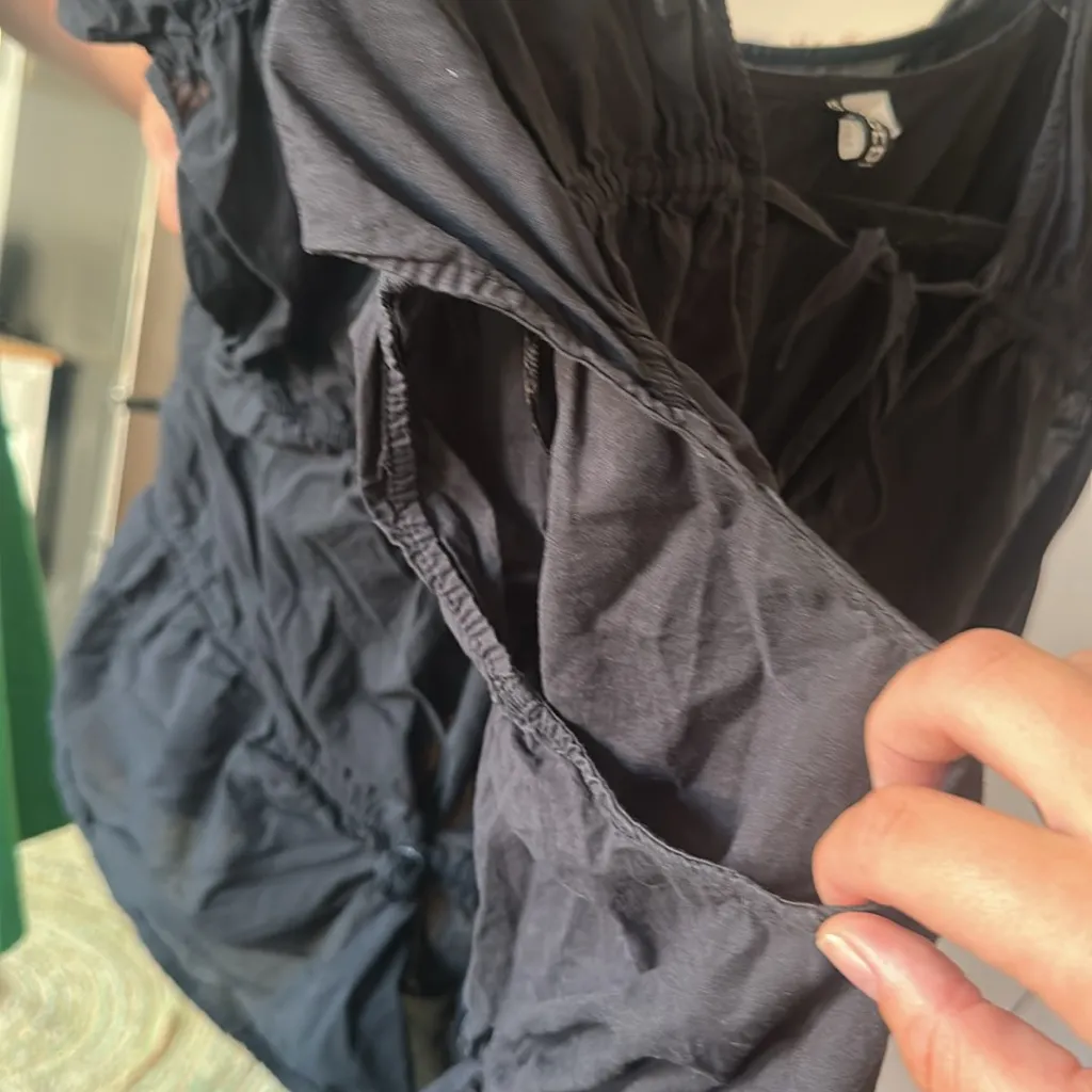 H&M Divided ruffle sinch tie black top - Image 7