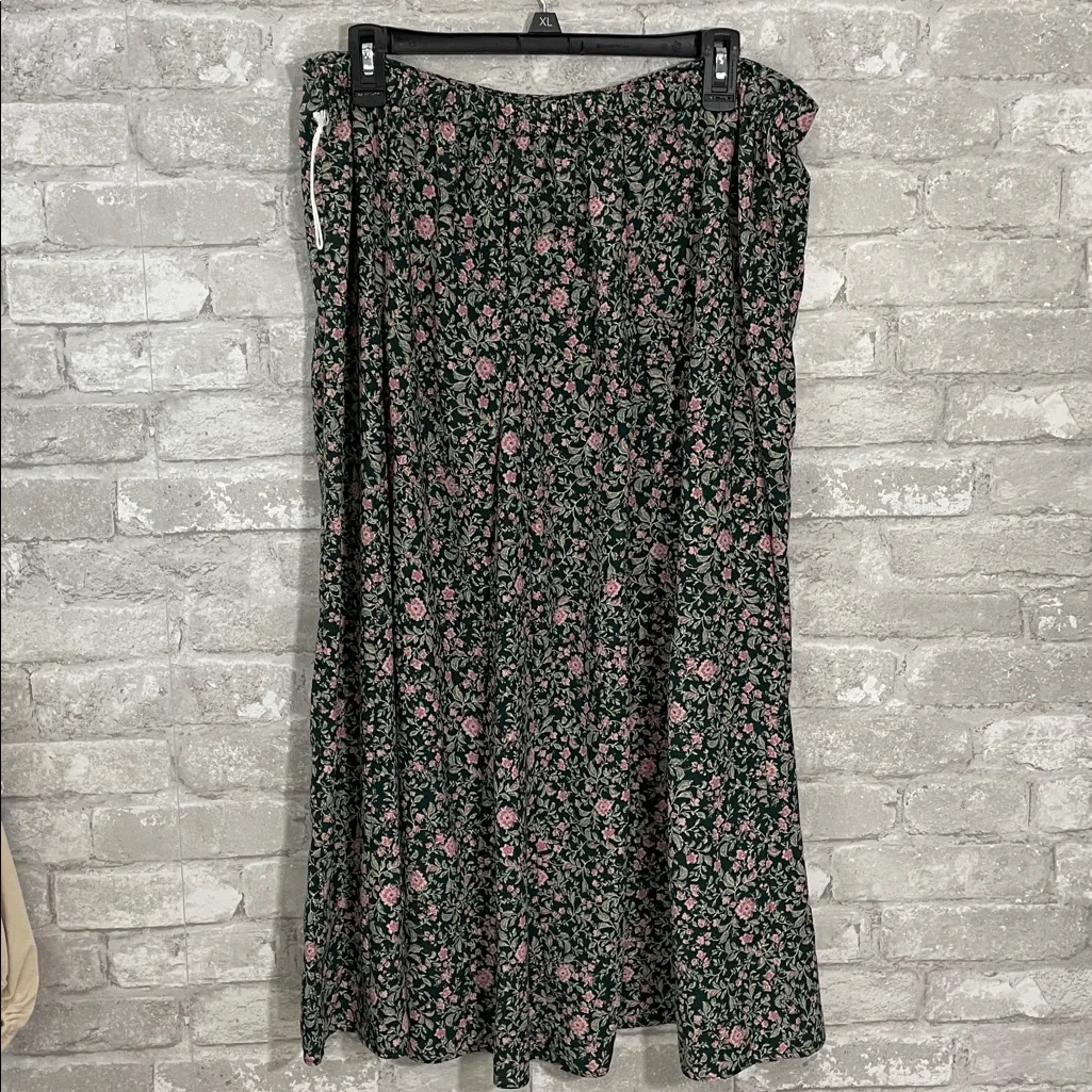 LC Lauren Conrad Green and Pink Floral A-Line Skirt - Image 2