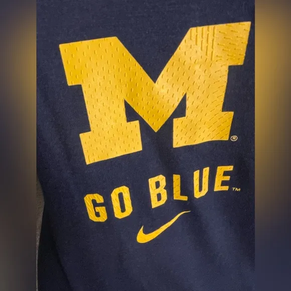NWT Michigan Nike Dri Fit Tshirt Size Medium - Image 2