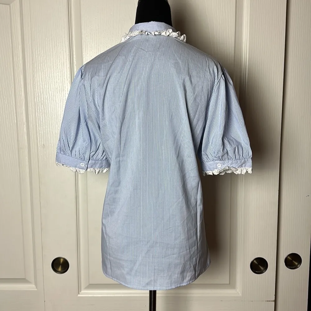 DAINTY BLUE PINSTRIPE LACE TRIM BUTTON UP COLLARED BLOUSE Size M - Image 3