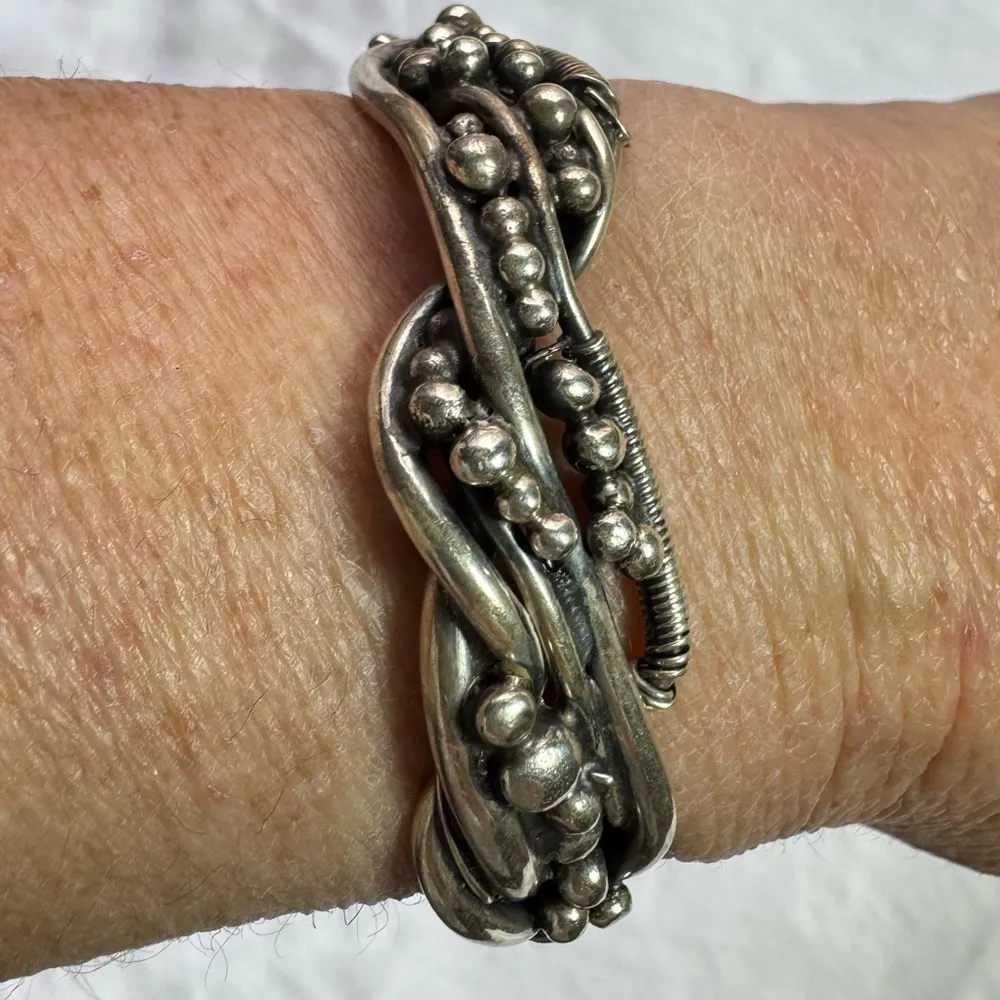 Vintage Silver Metal Ball and Helix Small Wrist Heavy Open Cuff Bracelet - Image 4