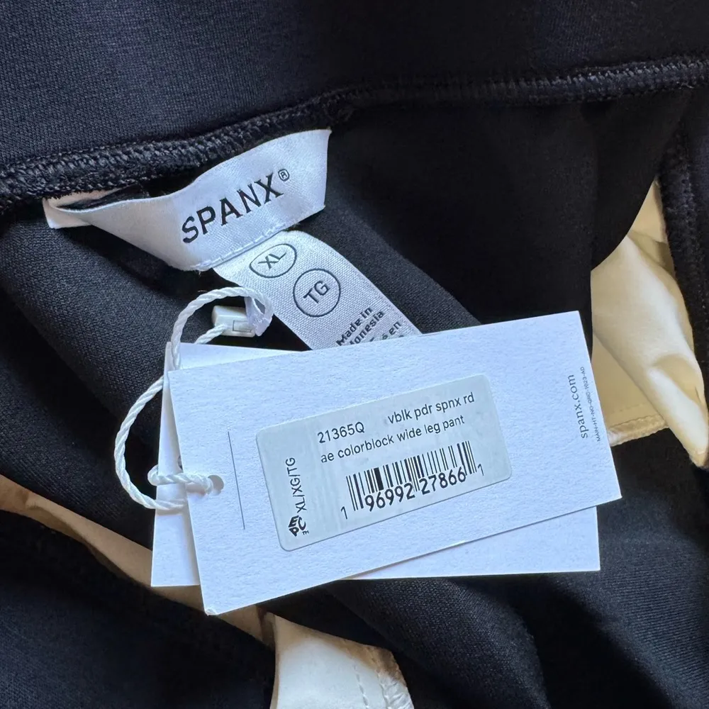 SPANX AirEssentials - Colorblock Wide Leg Track Pant - Image 6