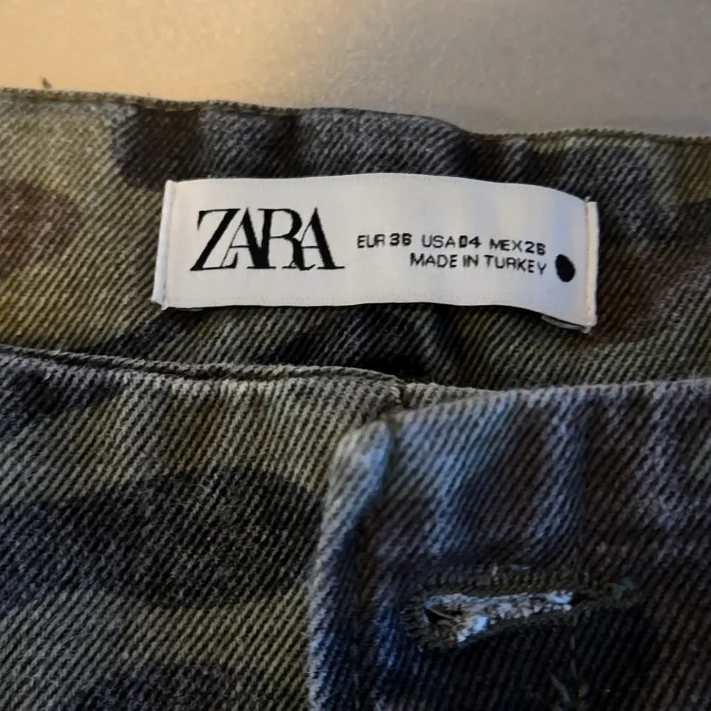 ZARA  Camouflage Cargo Pants - Image 5