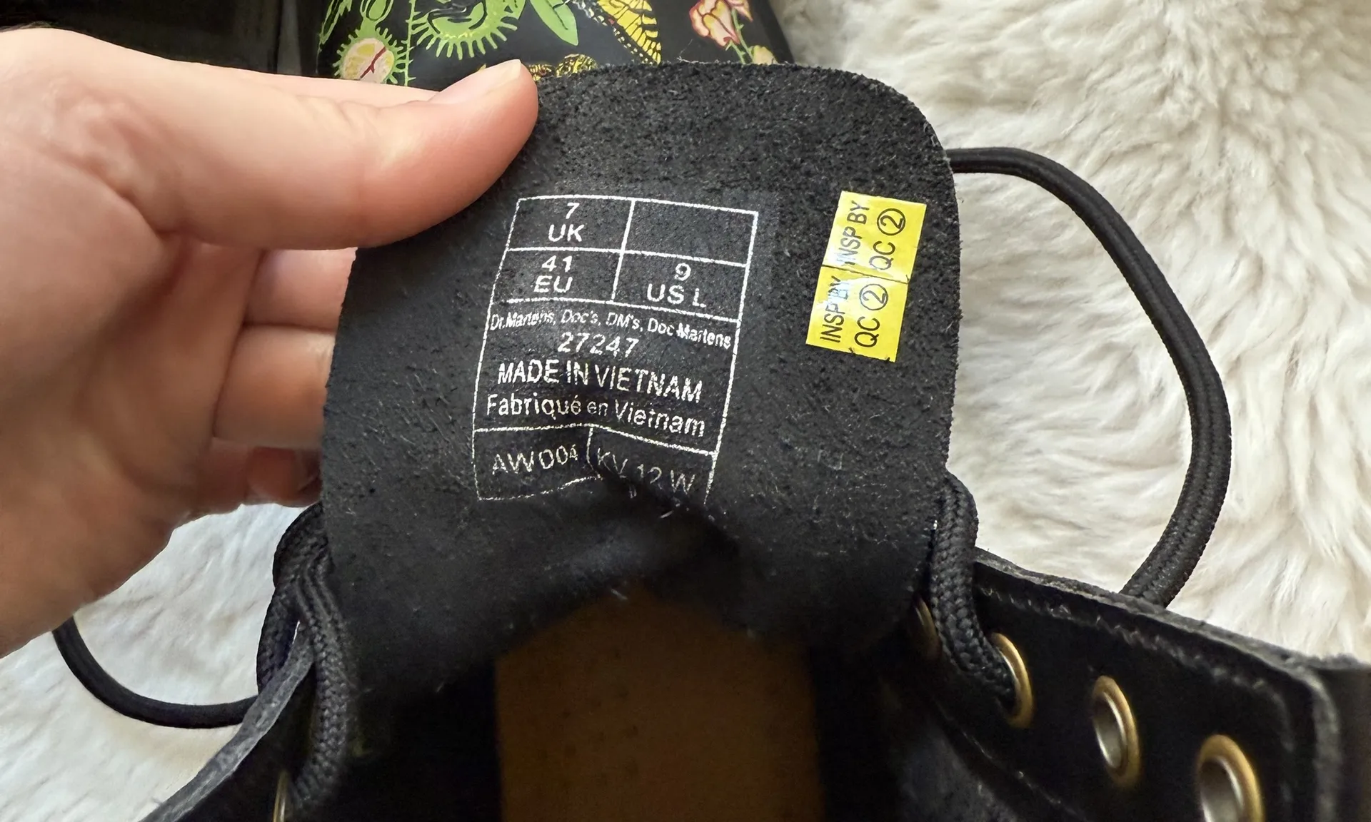 Floral Doc martins Size 9 - Image 5