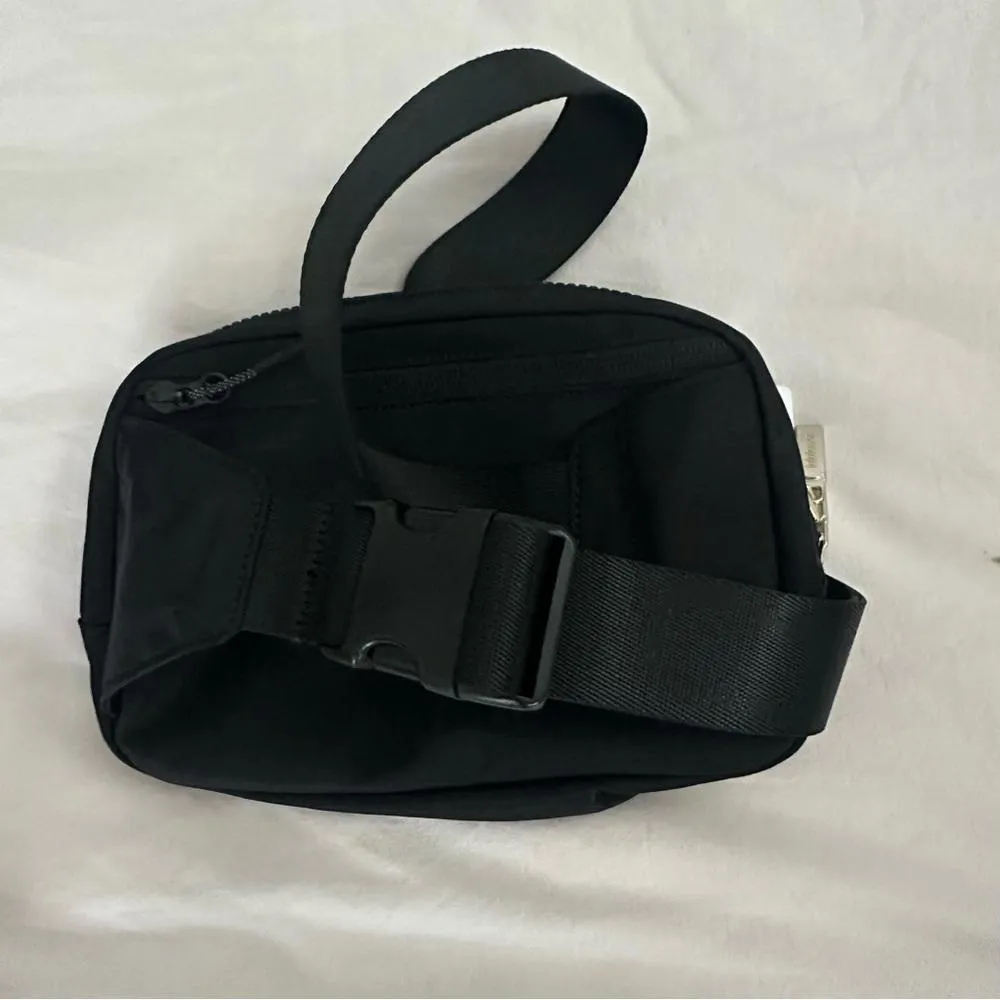 Lululemon Athletica Everywhere Belt Bag - Image 2