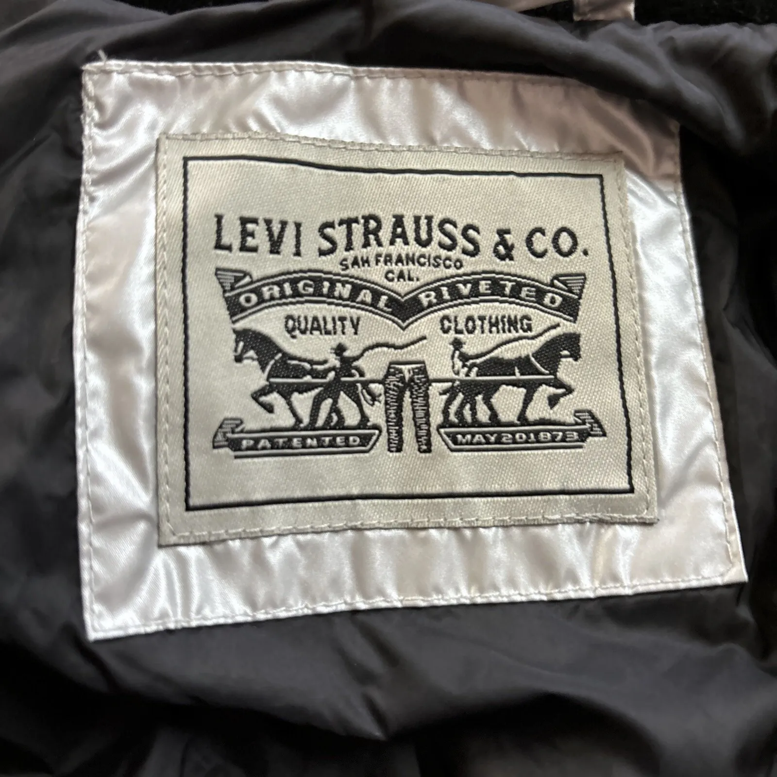 Levi Strauss Co Women's Puffer Jacket Sz XS Silver Color Block Winter Coat - Image 3