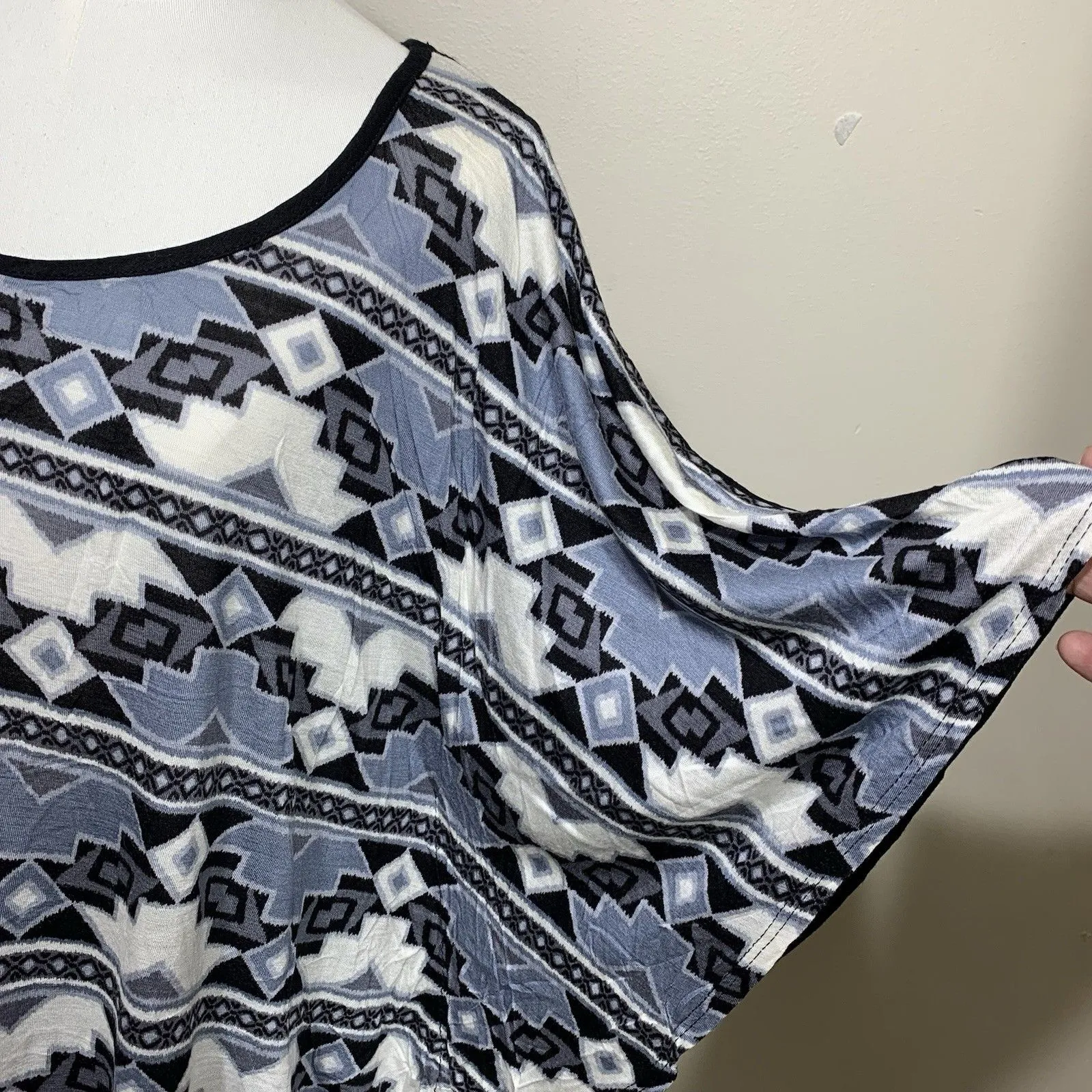 R.Marks New York Women’s Top Size 3X Boho Aztec Print Rayon Blend Made In USA - Image 2