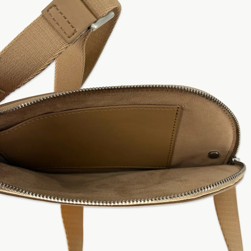 Everlane The Cactus Leather Sling Small Crossbody Bag | OS | Cashew Tan - Image 9