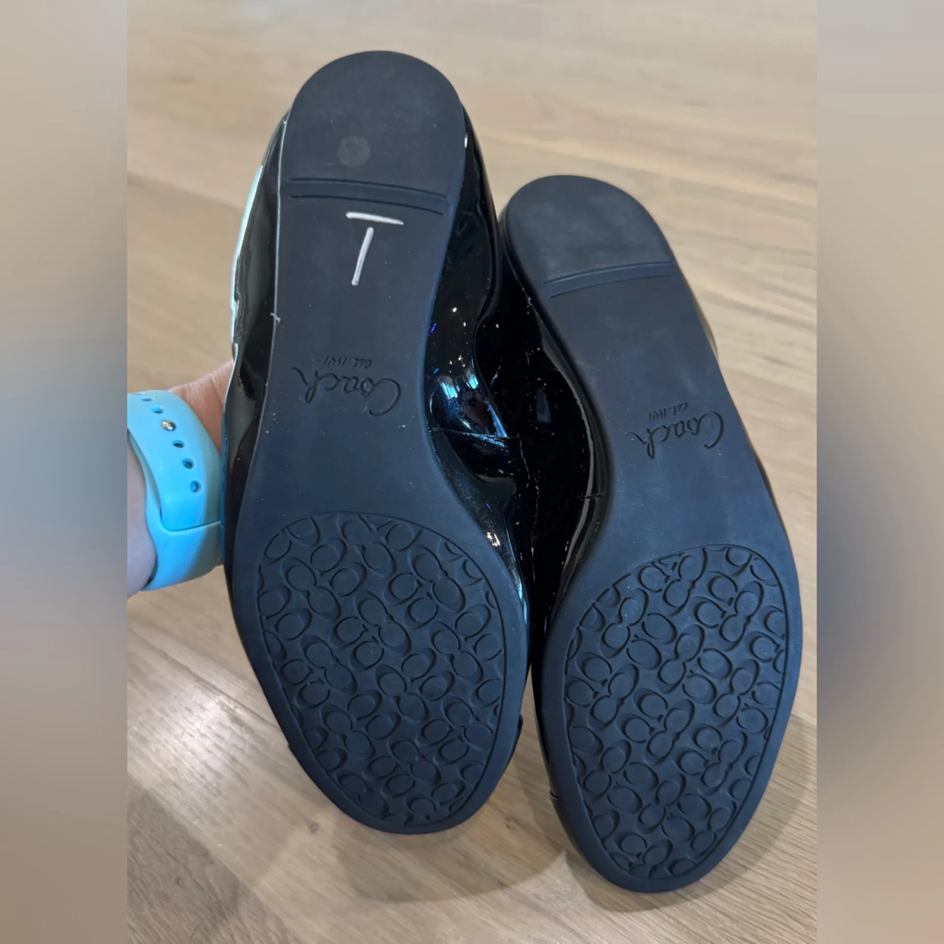 Coach 1941 black patent leather bow flats size 8 - Image 3