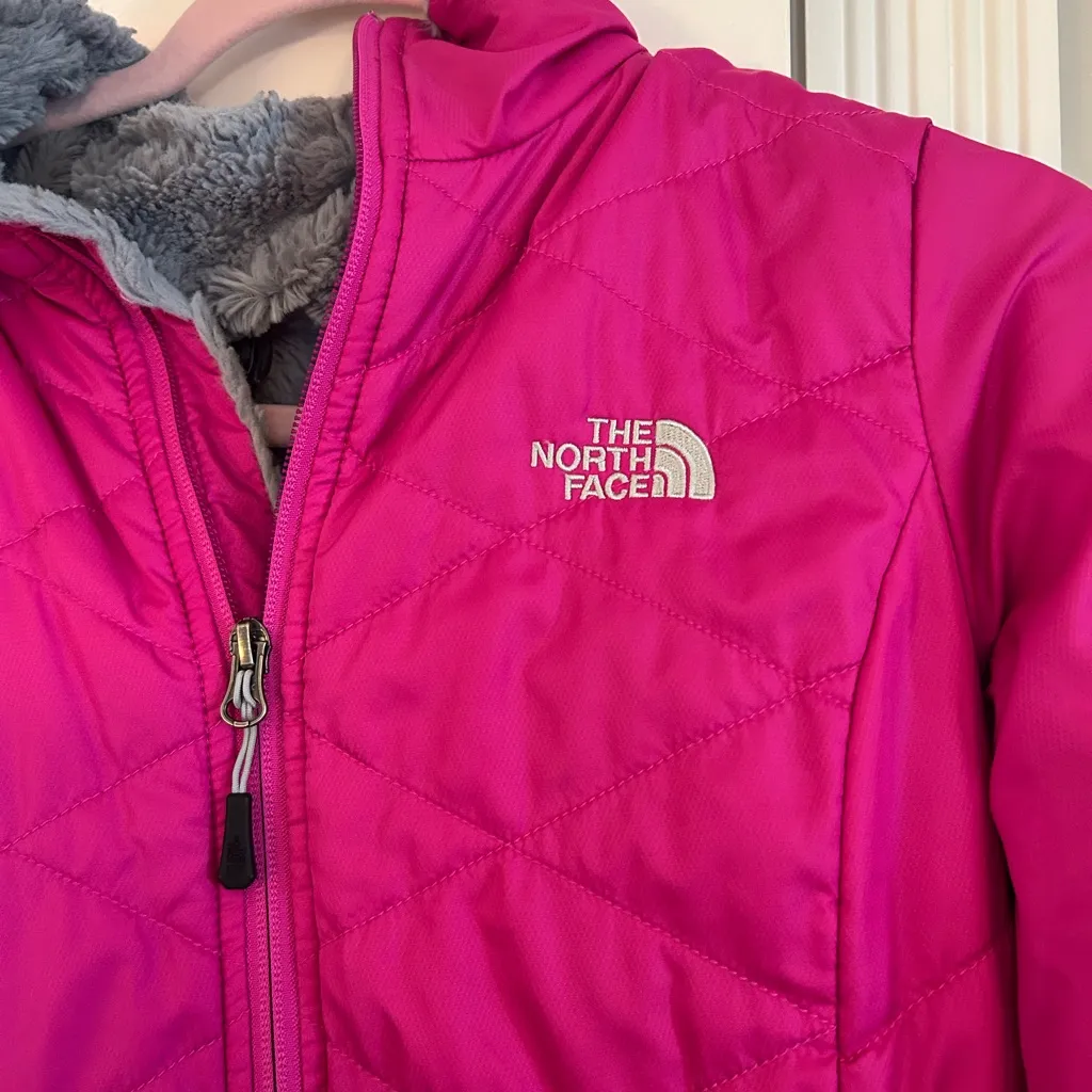 The North Face Women’s Pink Fuzzy Jacket Small - Image 2