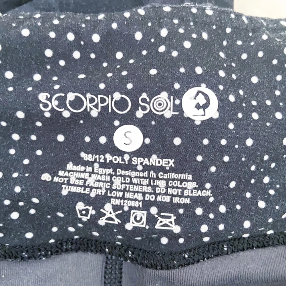 Scorpio Sol Capri Leggings Tropical - Image 2