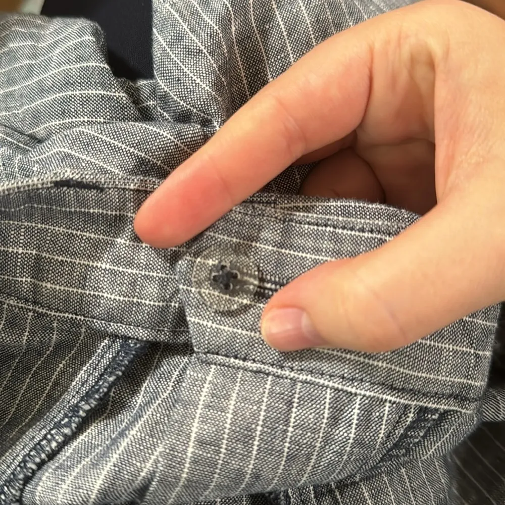 Banana Republic Factory pinstripe linen blend mini shorts size 0 Blue - Image 7