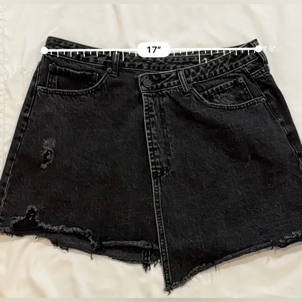 Gianni Bini Asymmetrical Black Denim Skirt - Image 3