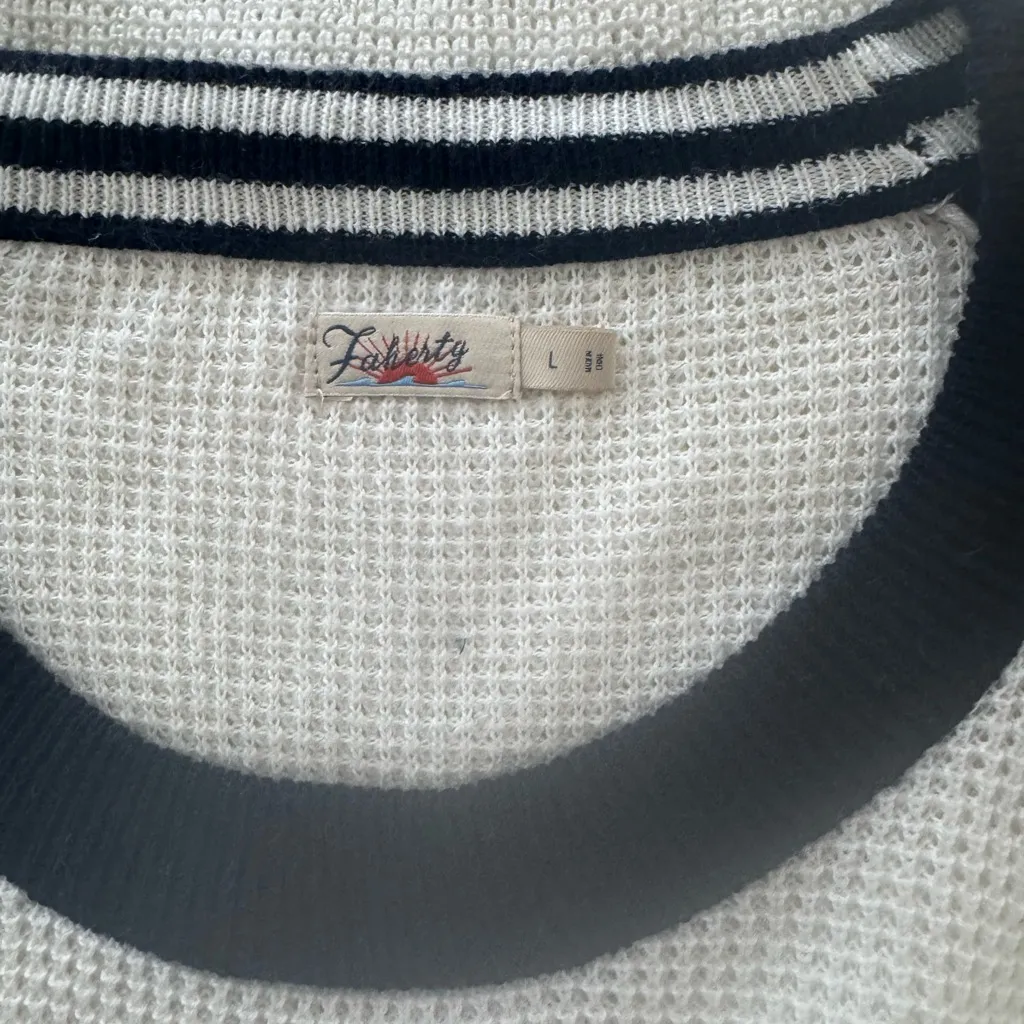 Faherty Navy and White Crew Neck Sweater Casual Activewear Size Large Beach - Image 2