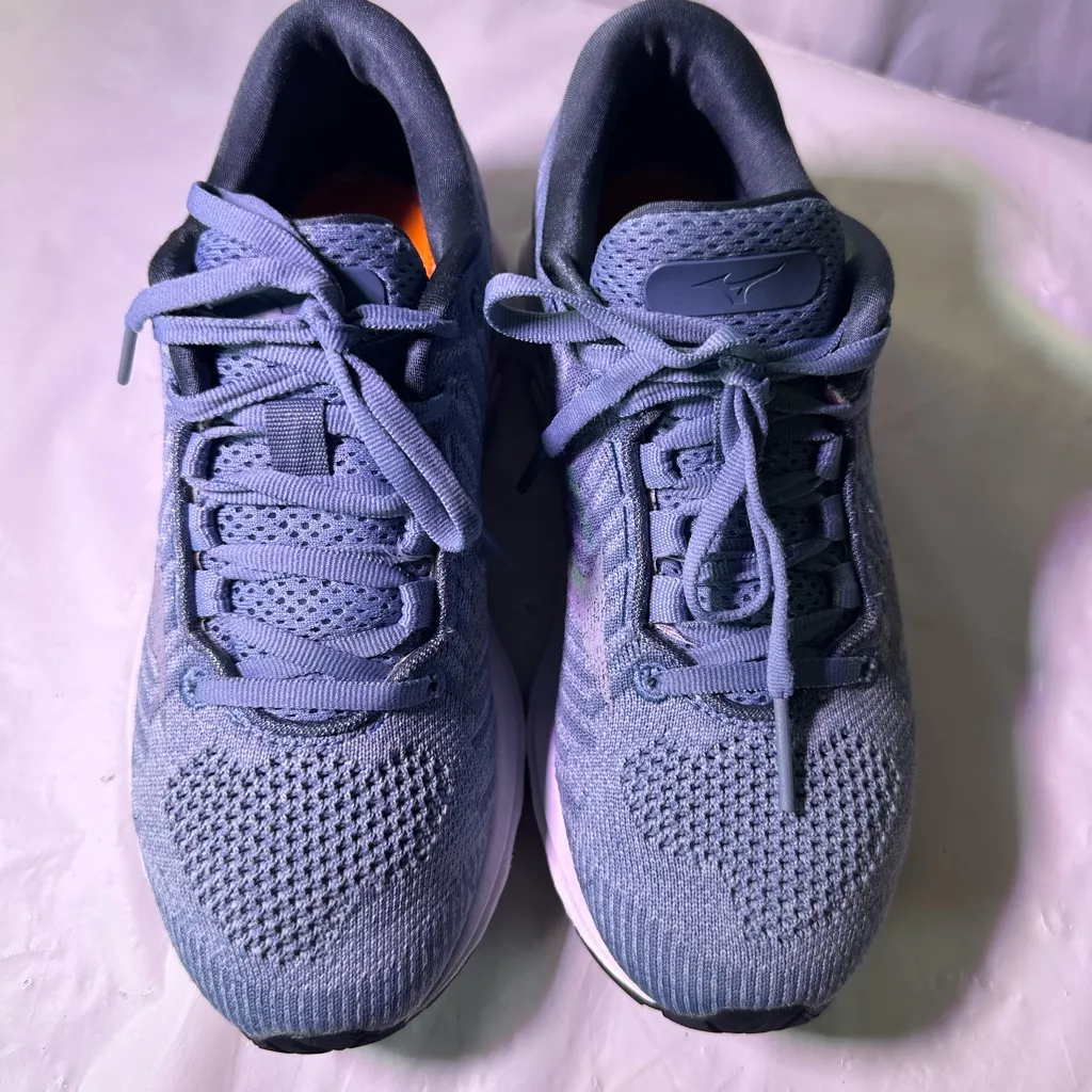 Mizuno Women's Light Blue Athletic Shoes - Image 3