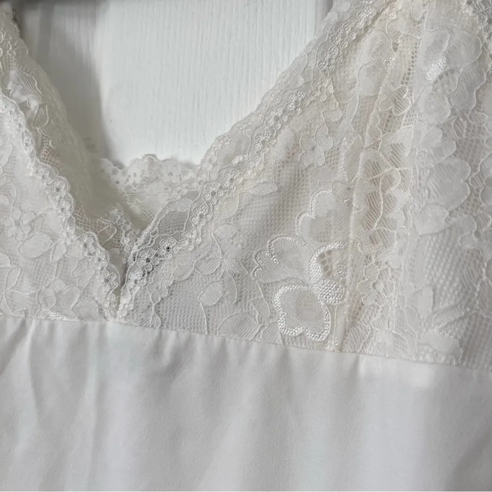 Forever 21 Lace Top Empire Waist Bodysuit - Size M - Image 3