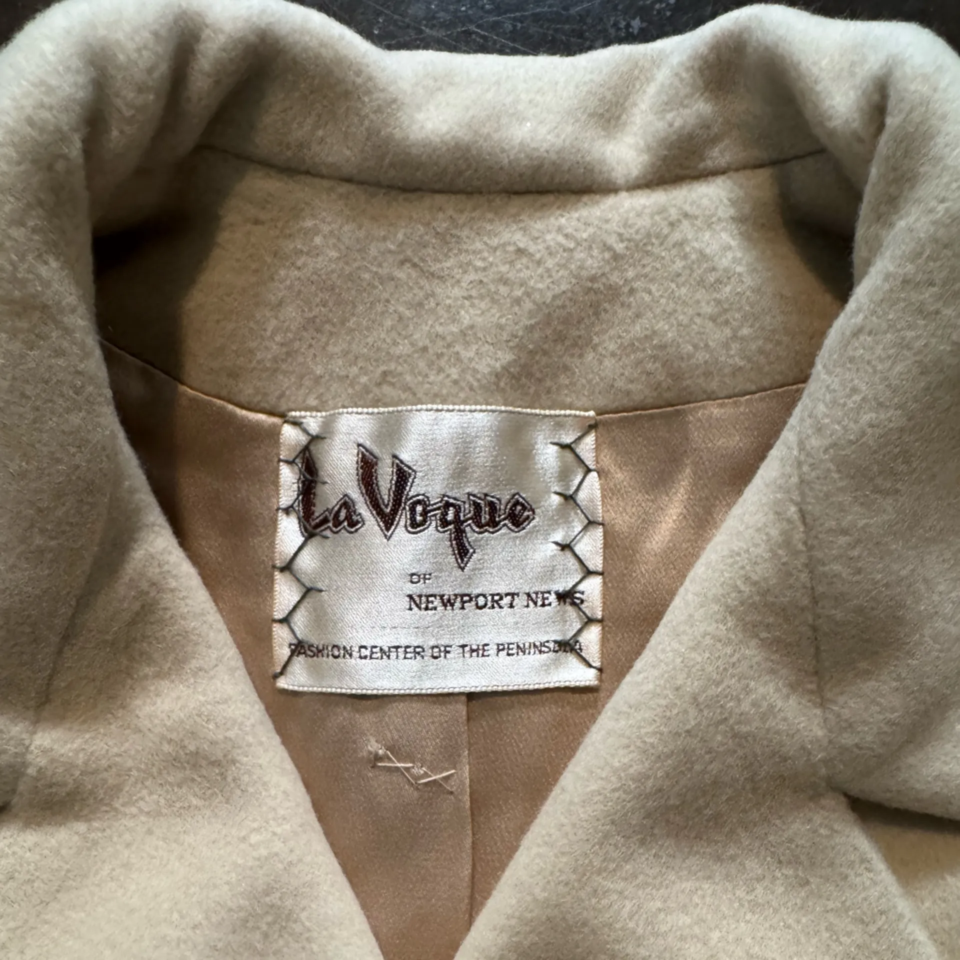 NWT 100% Cashmere Trench Coat Tan Size 6 - Image 2