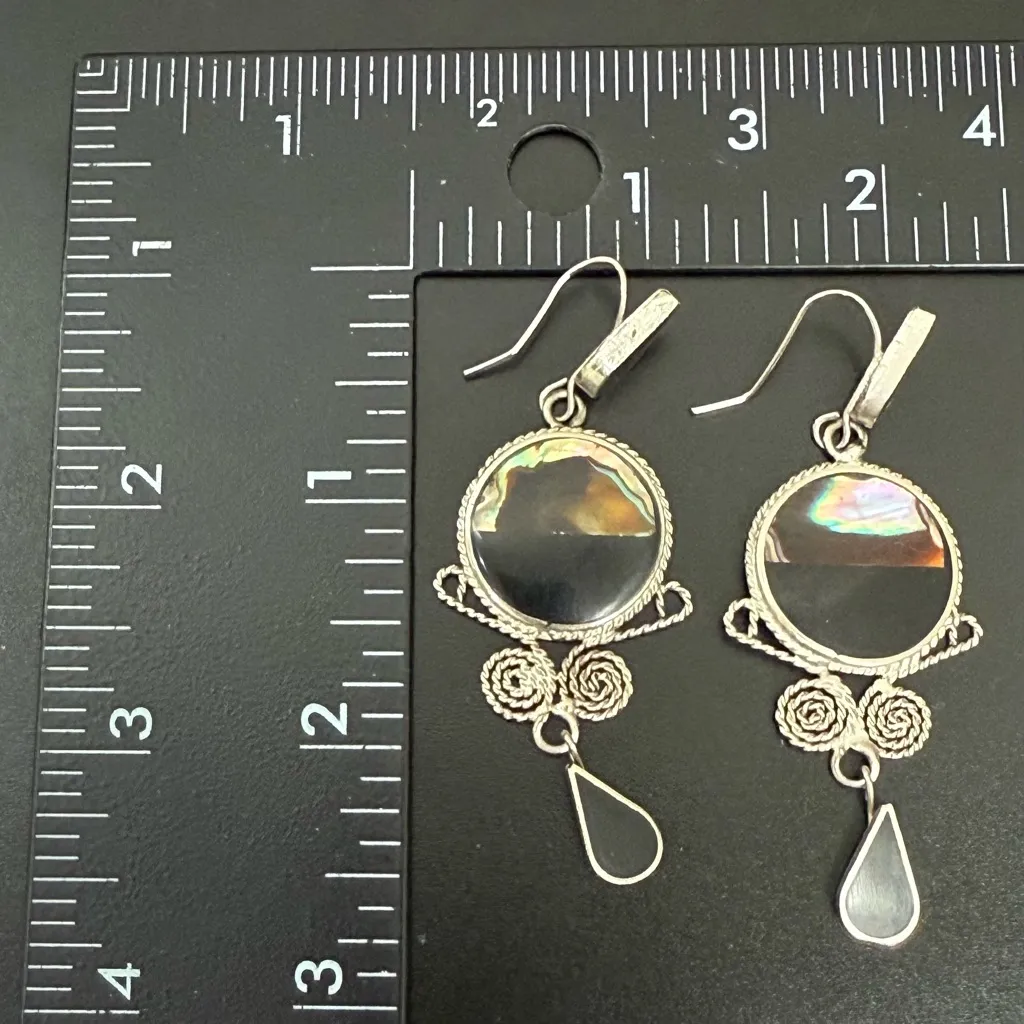 Vintage Unsigned Handcrafted Silver Abalone Shell Black Onyx Dangle Earrings - Image 6
