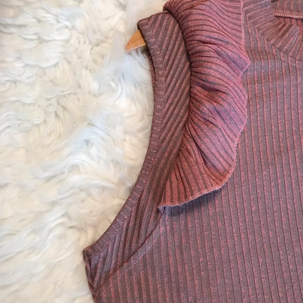 Jessica Simpson ruffled knit top size XL - Image 7