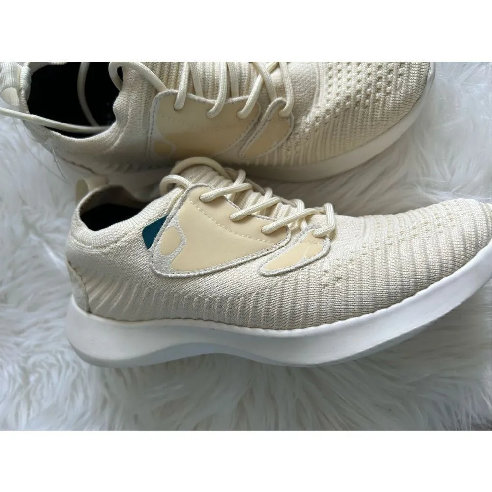 Vessi Everyday Move Waterproof Runners size 6w cream color - Image 2