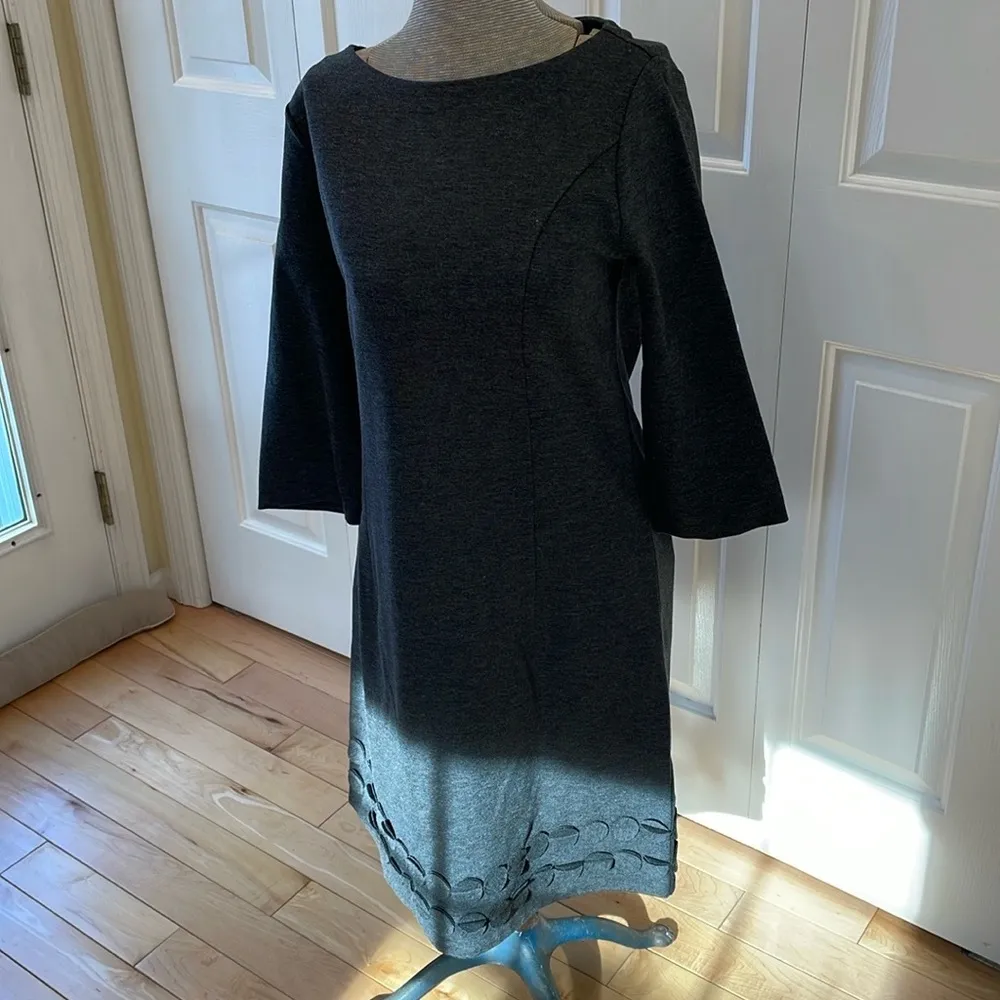 Boden charcoal grey crewneck ponte knit 3/4 sleeve sleeve dress Gray Size undefined - Image 4