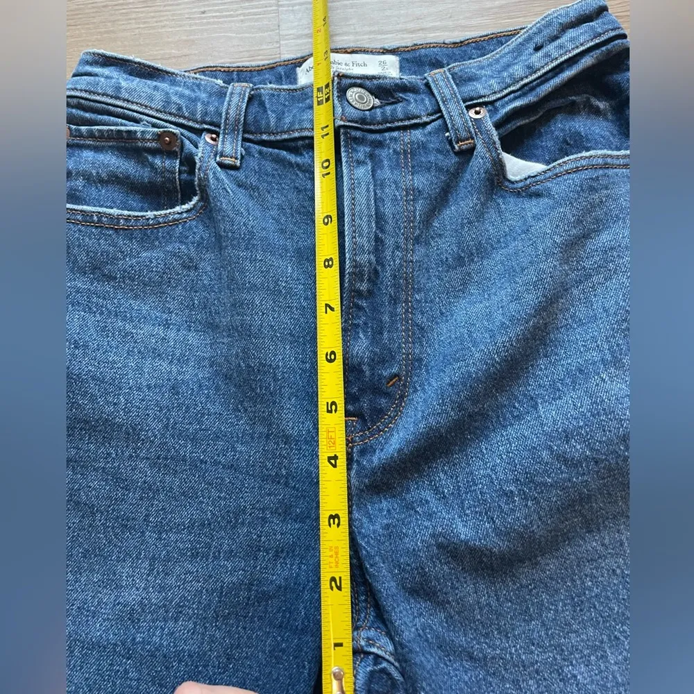 Abercrombie & Fitch The 90’s Straight Ultra High Rise Medium Wash Rag Hem Size 2 - Image 7