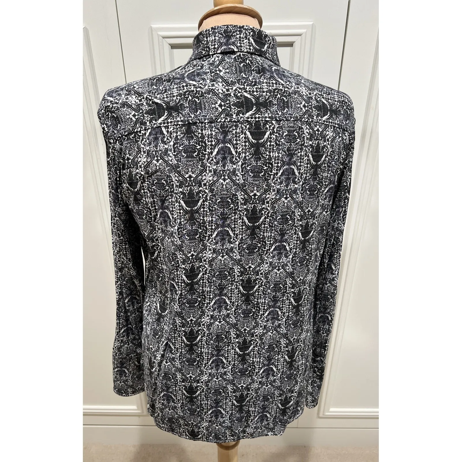 MM Lafleur The Blake Shirt Rococo Print Button Up Navy & White Career Designer Blue Size XS - Image 5