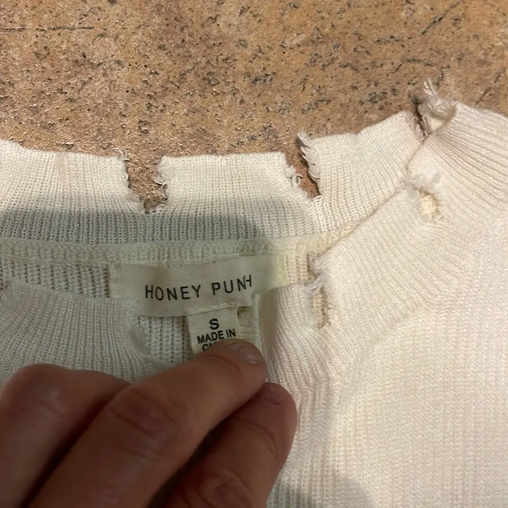 Honey punch, tattered, edges, sweater, small - Image 4